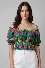 Cargar imagen en el visor de la galería, ESMERALDA - blusa campesina con elástico y estampado floral multicolor.
