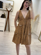 Cargar imagen en el visor de la galería, SANDRA - Vestido corto café estampado
