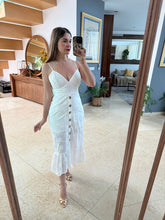 Cargar imagen en el visor de la galería, SADIE - Vestido midi blanco botones