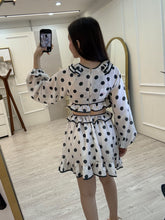 Cargar imagen en el visor de la galería, VERONICA - Vestido blanco polka dots