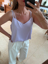 Cargar imagen en el visor de la galería, IZUMI - Blusa lila tirantes