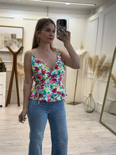 Cargar imagen en el visor de la galería, TULIPAN  – Blusa cruzada de tirantes con flores