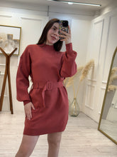 Cargar imagen en el visor de la galería, DULCE - Vestido corto ladrillo