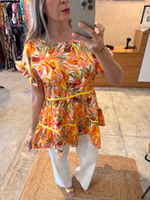 Cargar imagen en el visor de la galería, JAZMIN - Blusa tropical naranja