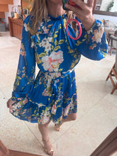 Cargar imagen en el visor de la galería, ARIELA - Vestido corto azul estampado