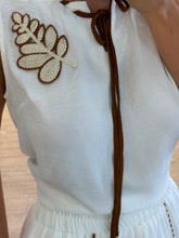 Cargar imagen en el visor de la galería, JOSEPHINE - Set blusa y pantalon blanco