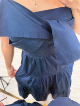 Cargar imagen en el visor de la galería, VIVIANNE - Maxi vestido azul petróleo