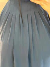 Cargar imagen en el visor de la galería, SARAHI - Blusa gris oxford