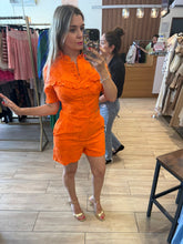 Cargar imagen en el visor de la galería, CORINA - Set blusa y short naranjas