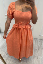 Cargar imagen en el visor de la galería, KARINA - Vestido midi naranja