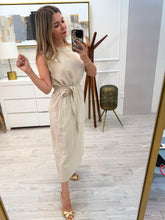 Cargar imagen en el visor de la galería, JOANNA - Maxi vestido arena