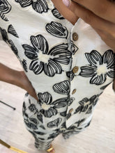 Cargar imagen en el visor de la galería, SARAI - Set pantalón y blusa estampado flores