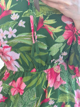 Cargar imagen en el visor de la galería, MIRA - Vestido verde estampado floral
