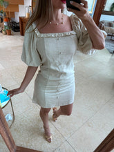 Cargar imagen en el visor de la galería, JESSICA - Vestido corto arena