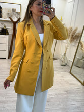 Cargar imagen en el visor de la galería, LILIA - Maxi blazer amarillo