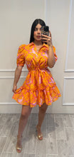 Cargar imagen en el visor de la galería, KIREL - Vestido naranja estampado