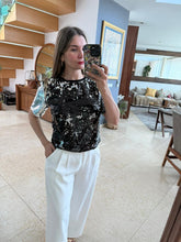 Cargar imagen en el visor de la galería, SCARLETH - Blusa lentejuela