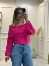 Cargar imagen en el visor de la galería, LUCERO - Blusa fucsia