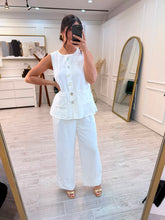 Cargar imagen en el visor de la galería, BROOKLYN - Set blusa y pantalon blanco