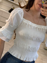 Cargar imagen en el visor de la galería, FELIATAS - Blusa blanca