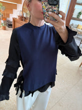 Cargar imagen en el visor de la galería, NAYELI -  Blusa azul marino con negro
