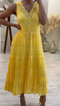Cargar imagen en el visor de la galería, GAIL - Maxi vestido amarillo