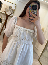 Cargar imagen en el visor de la galería, CANDELA - Vestido corto blanco