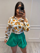 Cargar imagen en el visor de la galería, JULIA - Blusa estampado rosas