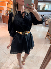 Cargar imagen en el visor de la galería, TIANA - Vestido corto negro