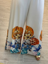 Cargar imagen en el visor de la galería, SEVERINA - Palazzo blanco estampado naranja