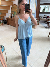 Cargar imagen en el visor de la galería, GERALDINE - Blusa azul tirantes
