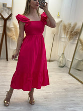 Cargar imagen en el visor de la galería, FLAVIA – Vestido midi fucsia con olanes