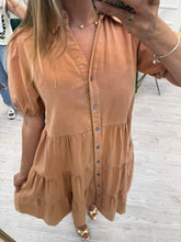 Cargar imagen en el visor de la galería, MALALA - Vestido corto canela