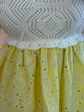Cargar imagen en el visor de la galería, INDIE - Vestido corto blanco con amarillo