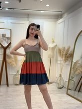 Cargar imagen en el visor de la galería, CIRCE  – Vestido de tirantes con capas de colores