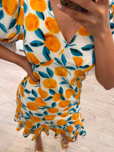 Cargar imagen en el visor de la galería, MIN - Vestido corto estampado frutal
