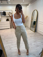 Cargar imagen en el visor de la galería, ELIZABETH - Pantalon beige