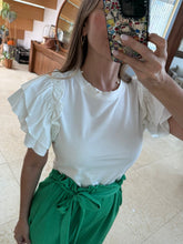 Cargar imagen en el visor de la galería, NAHOMI - Blusa blanca cuello redondo