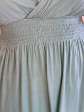 Cargar imagen en el visor de la galería, KENNEDY - Maxi vestido verde malva