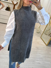 Cargar imagen en el visor de la galería, ELOISA - Blusa chaleco tejido. Gris Oxford