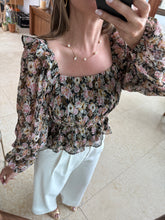 Cargar imagen en el visor de la galería, DANESSA - Blusa estampada