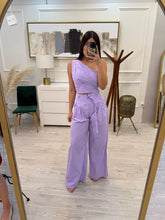 Cargar imagen en el visor de la galería, REGINA - Set blusa y pantalón lila