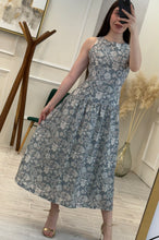 Cargar imagen en el visor de la galería, IANTHE - Maxi vestido platino estampado