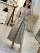 Cargar imagen en el visor de la galería, SOLANGE - Maxi vestido khaki
