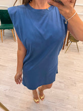 Cargar imagen en el visor de la galería, ODESSA - Vestido azul cuello redondo