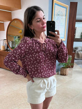 Cargar imagen en el visor de la galería, NIEVES - Blusa tinto estampada