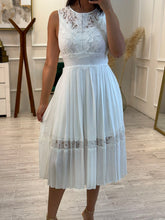 Cargar imagen en el visor de la galería, ALTHEA - Vestido midi blanco