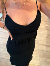 Cargar imagen en el visor de la galería, CYBELE - Vestido negro tirantes