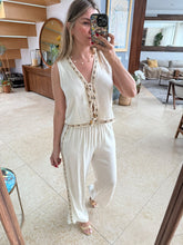 Cargar imagen en el visor de la galería, GENNY - Set blusa y pantalon hueso