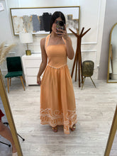 Cargar imagen en el visor de la galería, VICTORIA - Maxi vestido melocotón